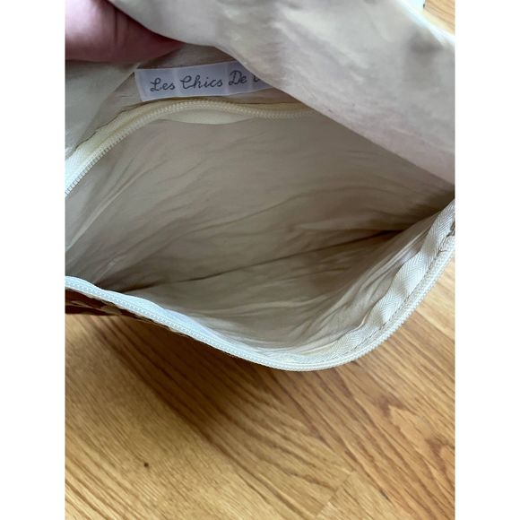 Elegant Silk Purse Clutches Set - Timeless Style, Practical Functionality - Picture 8 of 11